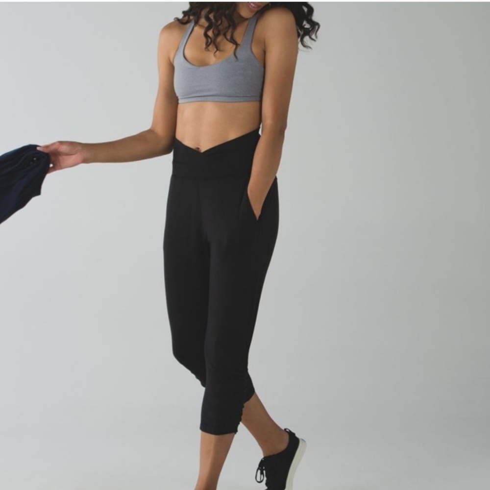 Lululemon Sunset Salutation Crop, 6, Black